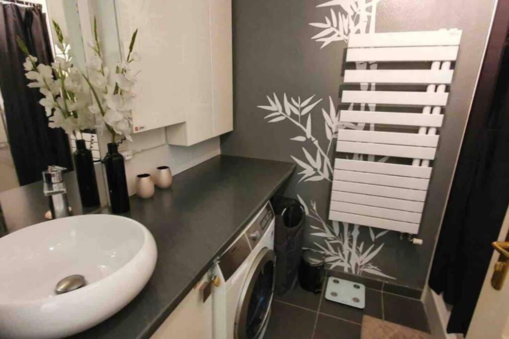 Tichnich Appartement - 2 Bedrooms - 1 Min Away From Train Station آنماس المظهر الخارجي الصورة